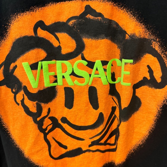 Versace Kid’s Smiley Medusa T-shirt - Picture 3 of 5